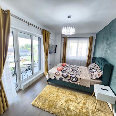 Near Airport 2 Rooms Apartments In Himson Iasi Esterno foto