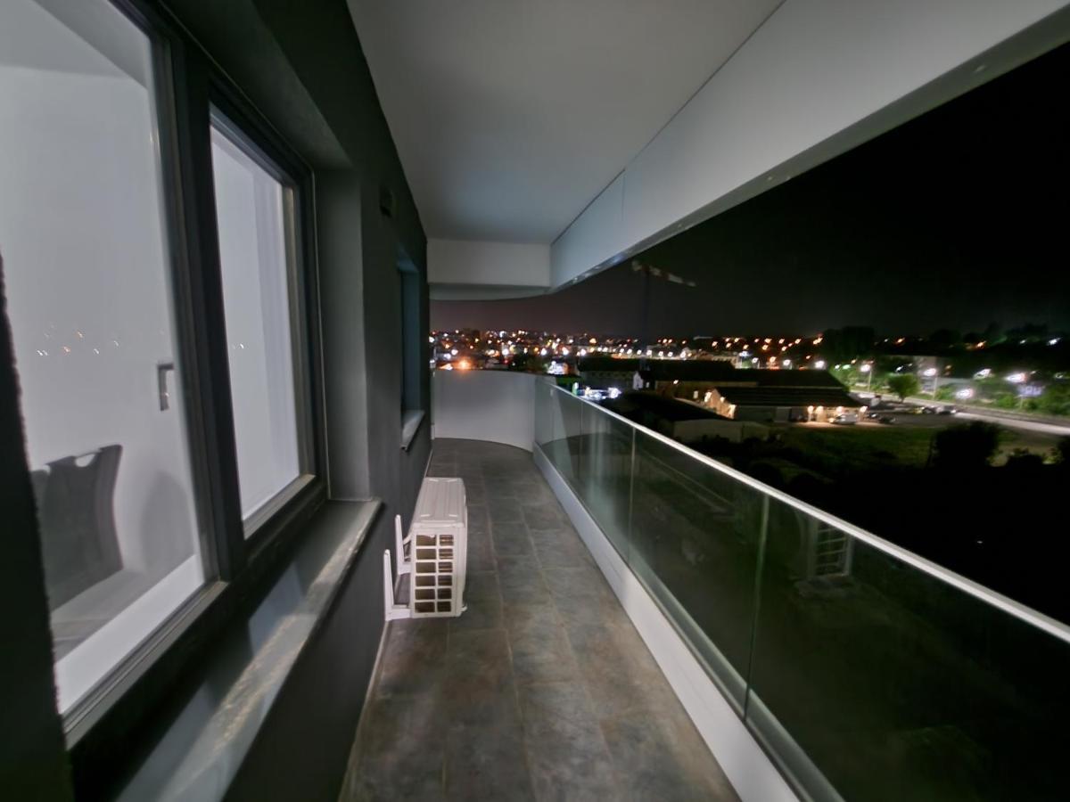 Near Airport 2 Rooms Apartments In Himson Iasi Esterno foto
