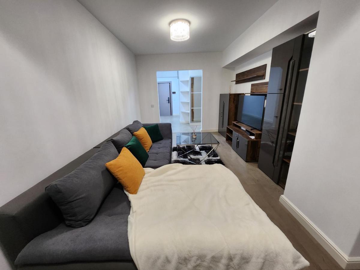 Near Airport 2 Rooms Apartments In Himson Iasi Esterno foto