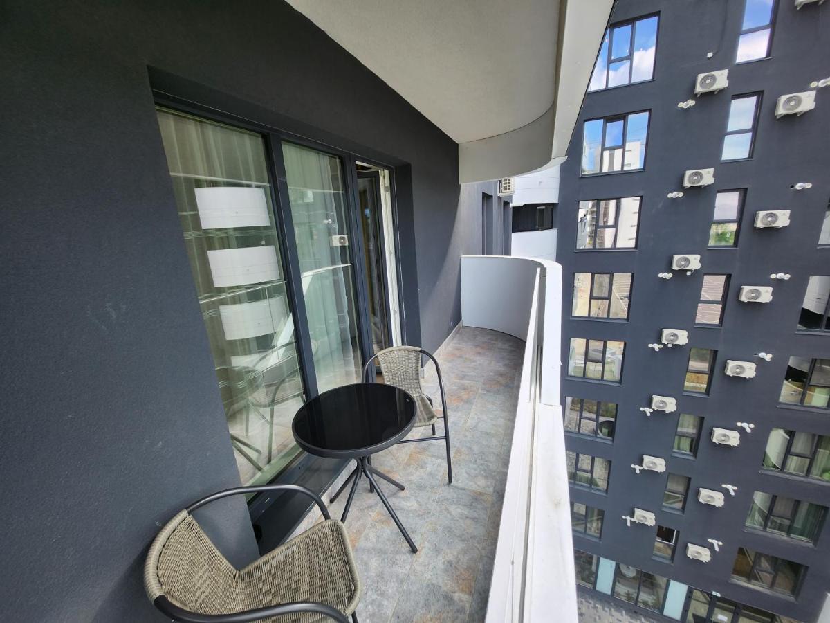 Near Airport 2 Rooms Apartments In Himson Iasi Esterno foto