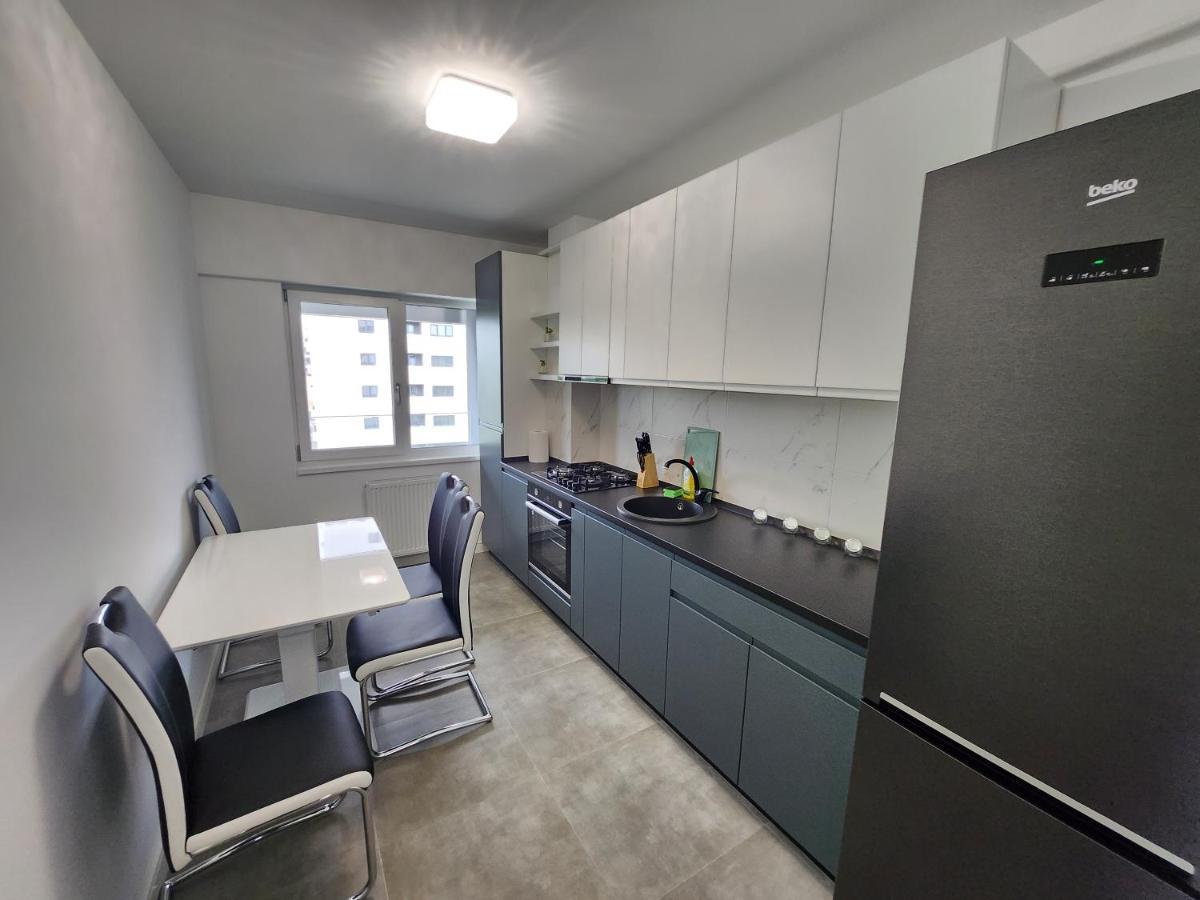 Near Airport 2 Rooms Apartments In Himson Iasi Esterno foto