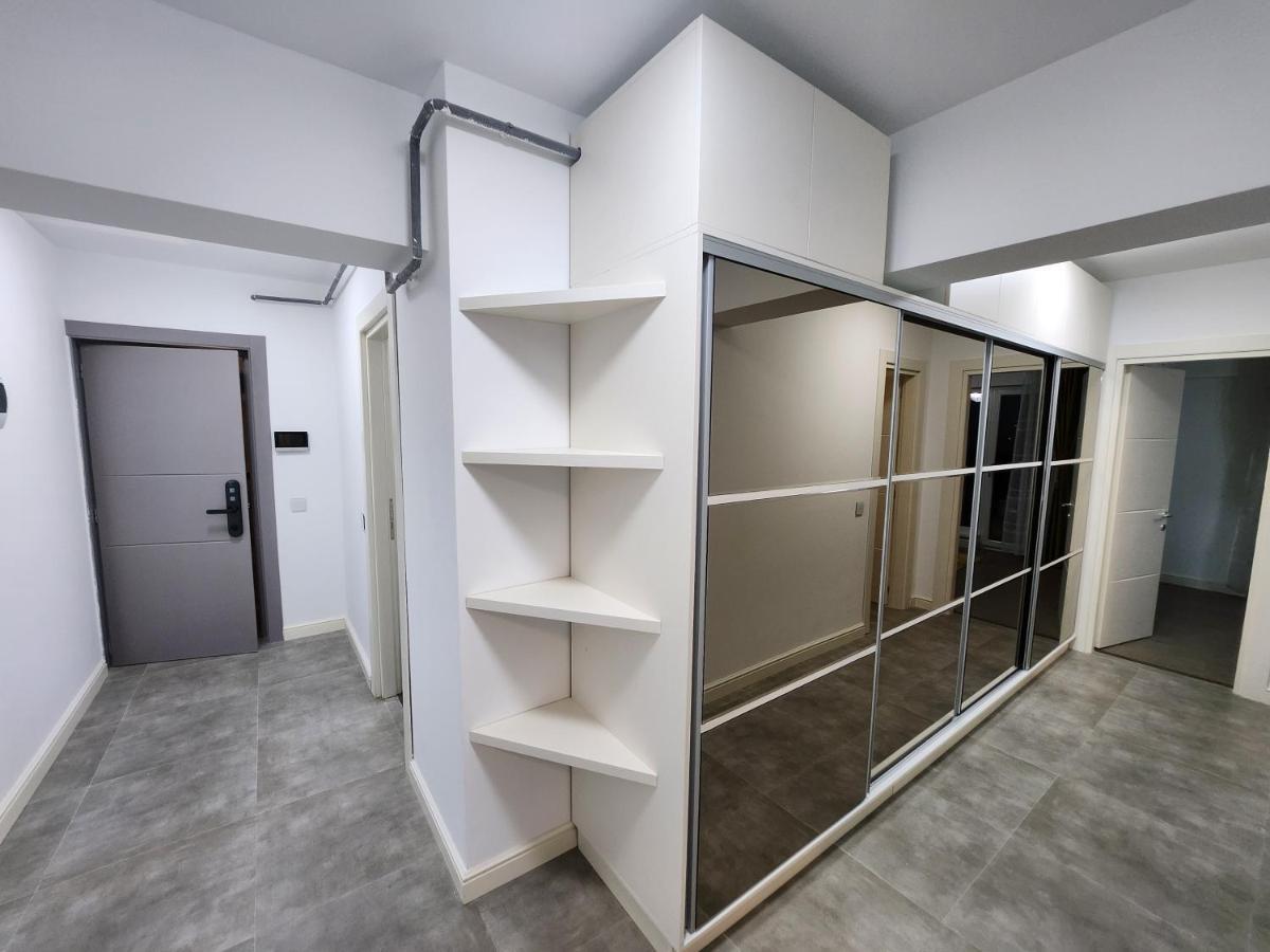 Near Airport 2 Rooms Apartments In Himson Iasi Esterno foto