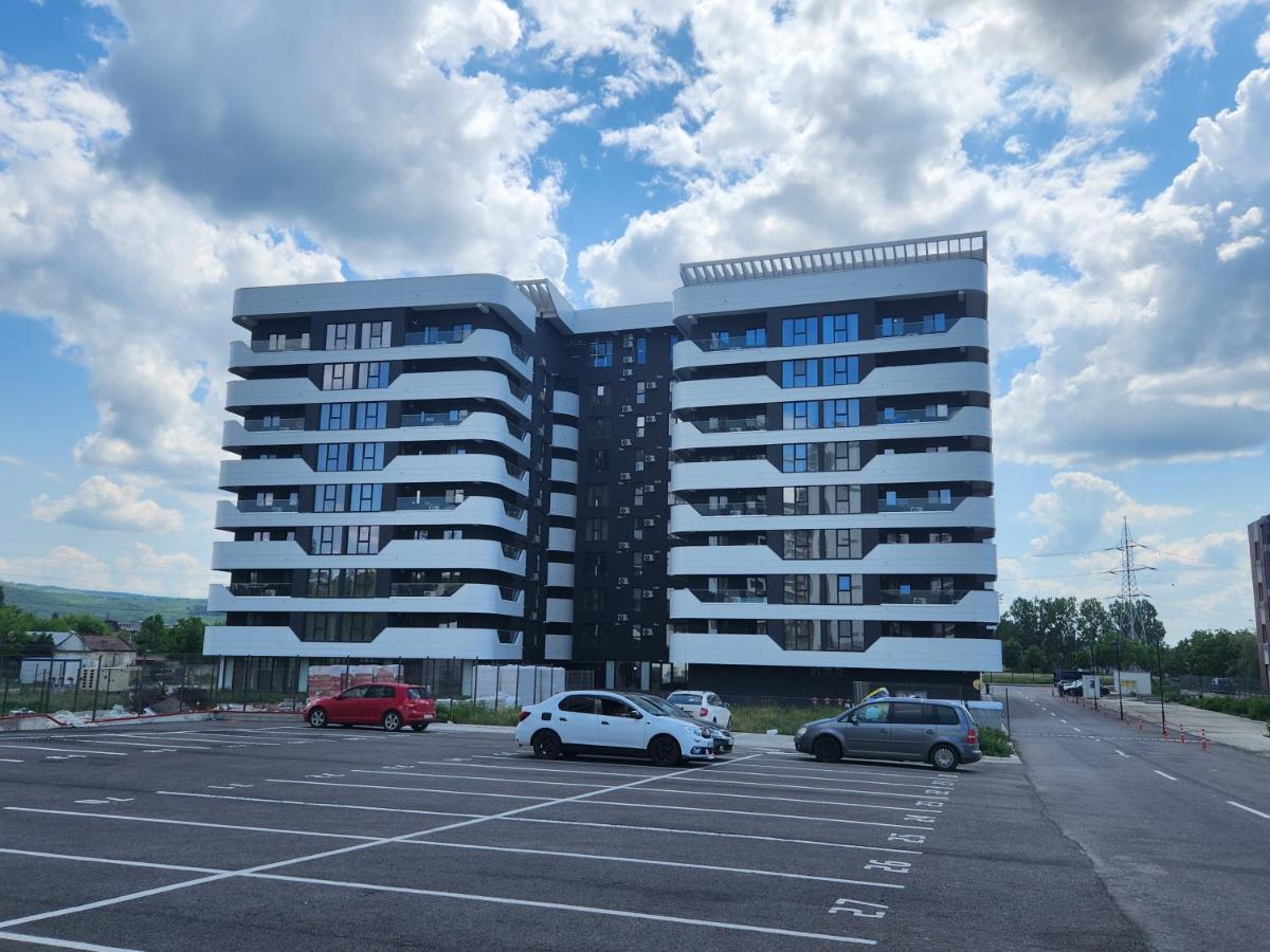 Near Airport 2 Rooms Apartments In Himson Iasi Esterno foto