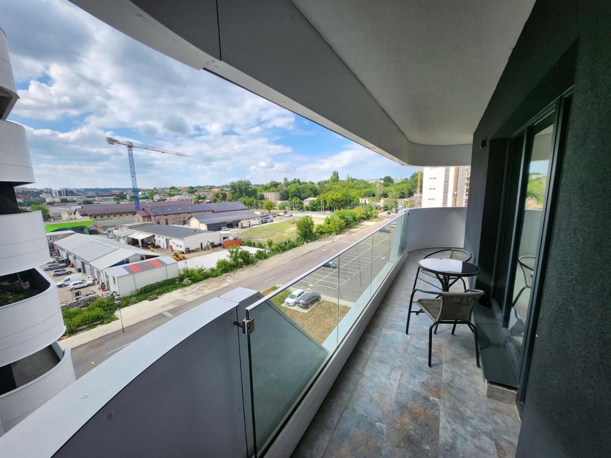 Near Airport 2 Rooms Apartments In Himson Iasi Esterno foto