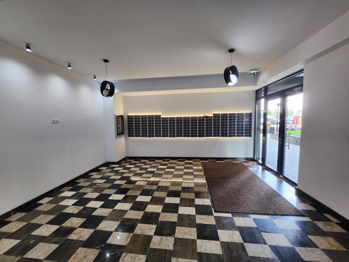 Near Airport 2 Rooms Apartments In Himson Iasi Esterno foto