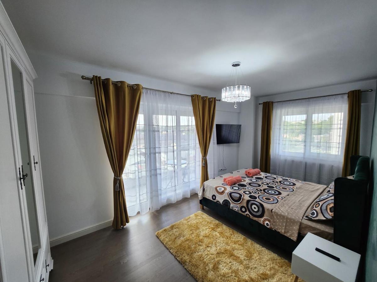 Near Airport 2 Rooms Apartments In Himson Iasi Esterno foto