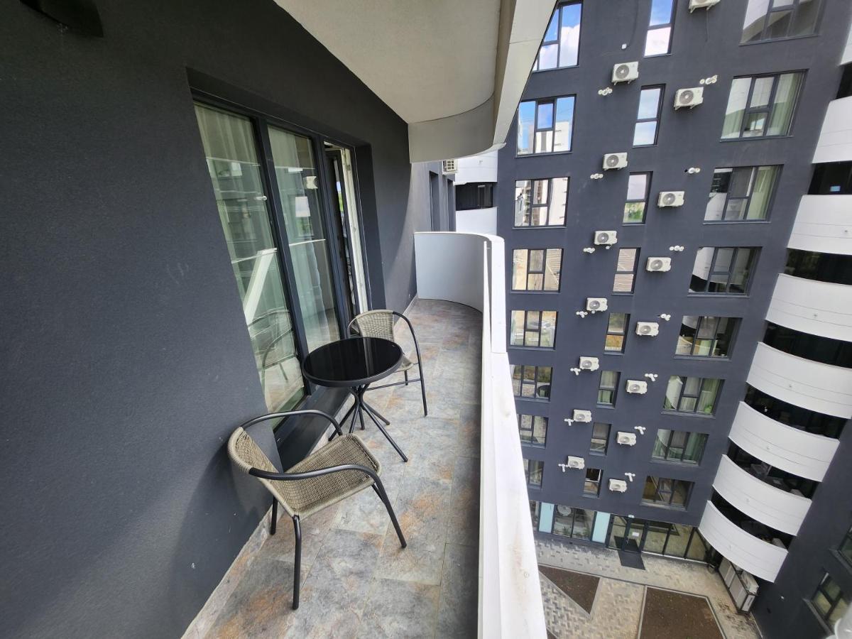 Near Airport 2 Rooms Apartments In Himson Iasi Esterno foto