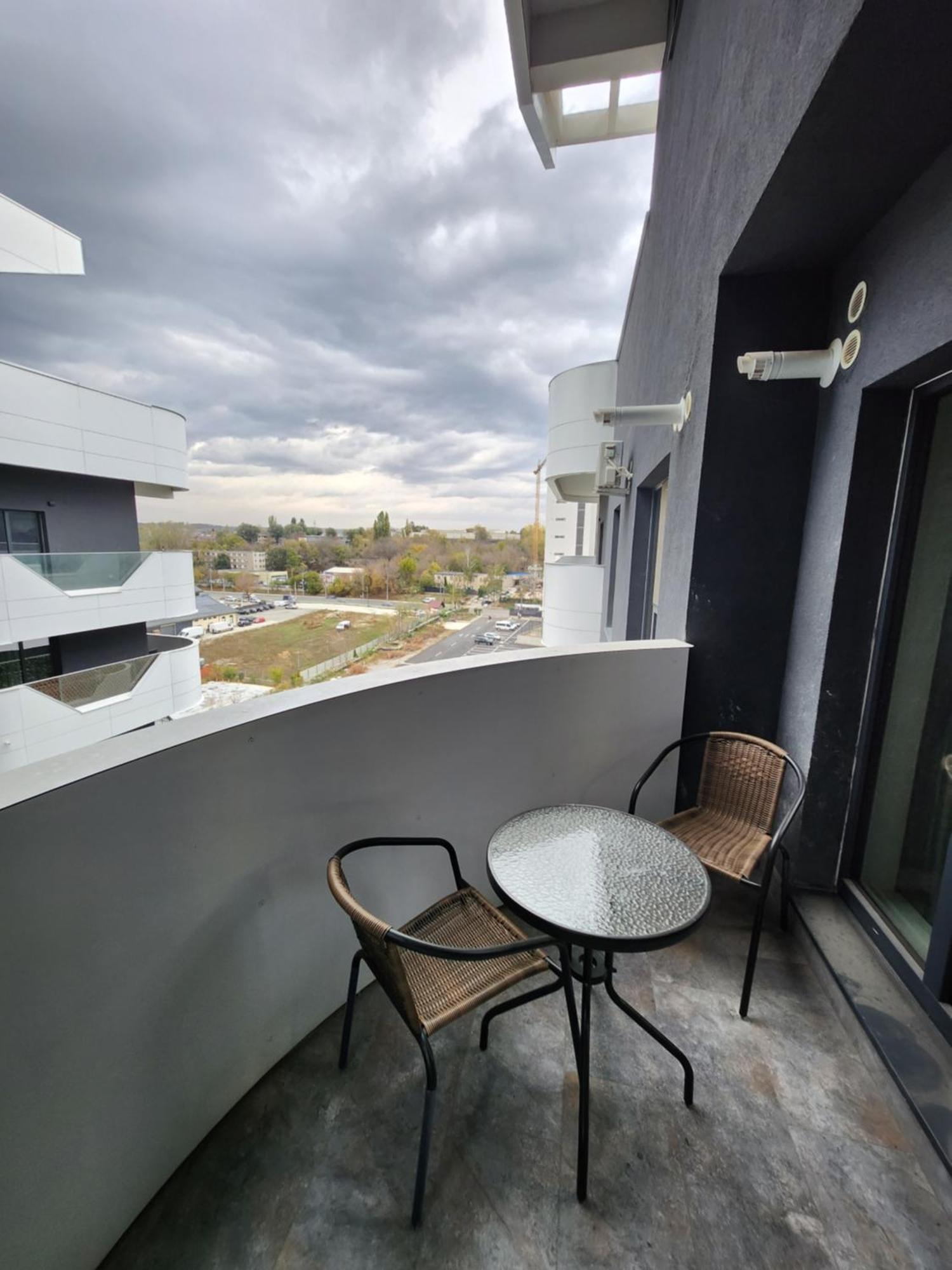 Near Airport 2 Rooms Apartments In Himson Iasi Esterno foto