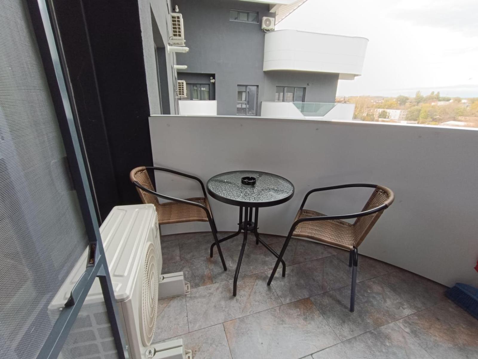 Near Airport 2 Rooms Apartments In Himson Iasi Esterno foto