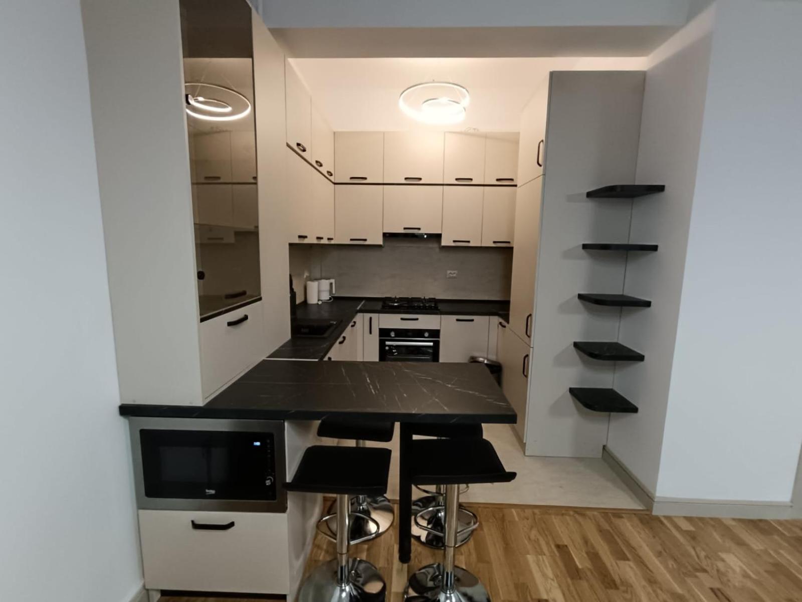 Near Airport 2 Rooms Apartments In Himson Iasi Esterno foto